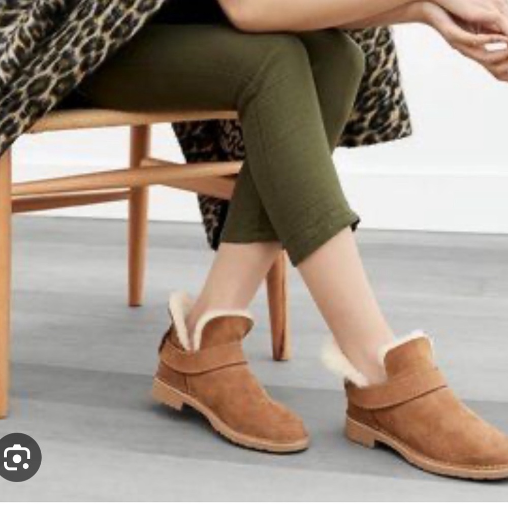 Women's UGG McKay Water Resistant Booties Sz 6.5